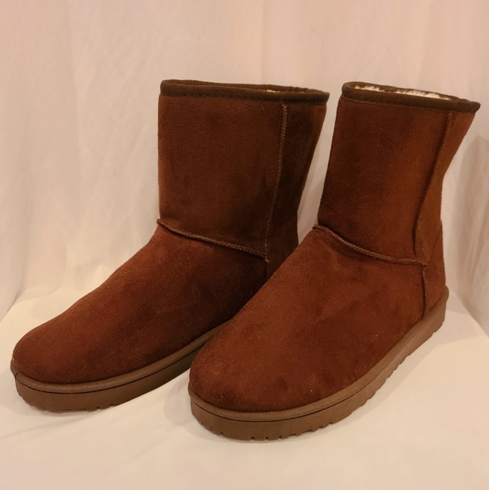 Women's Faux fur lined boots size 10